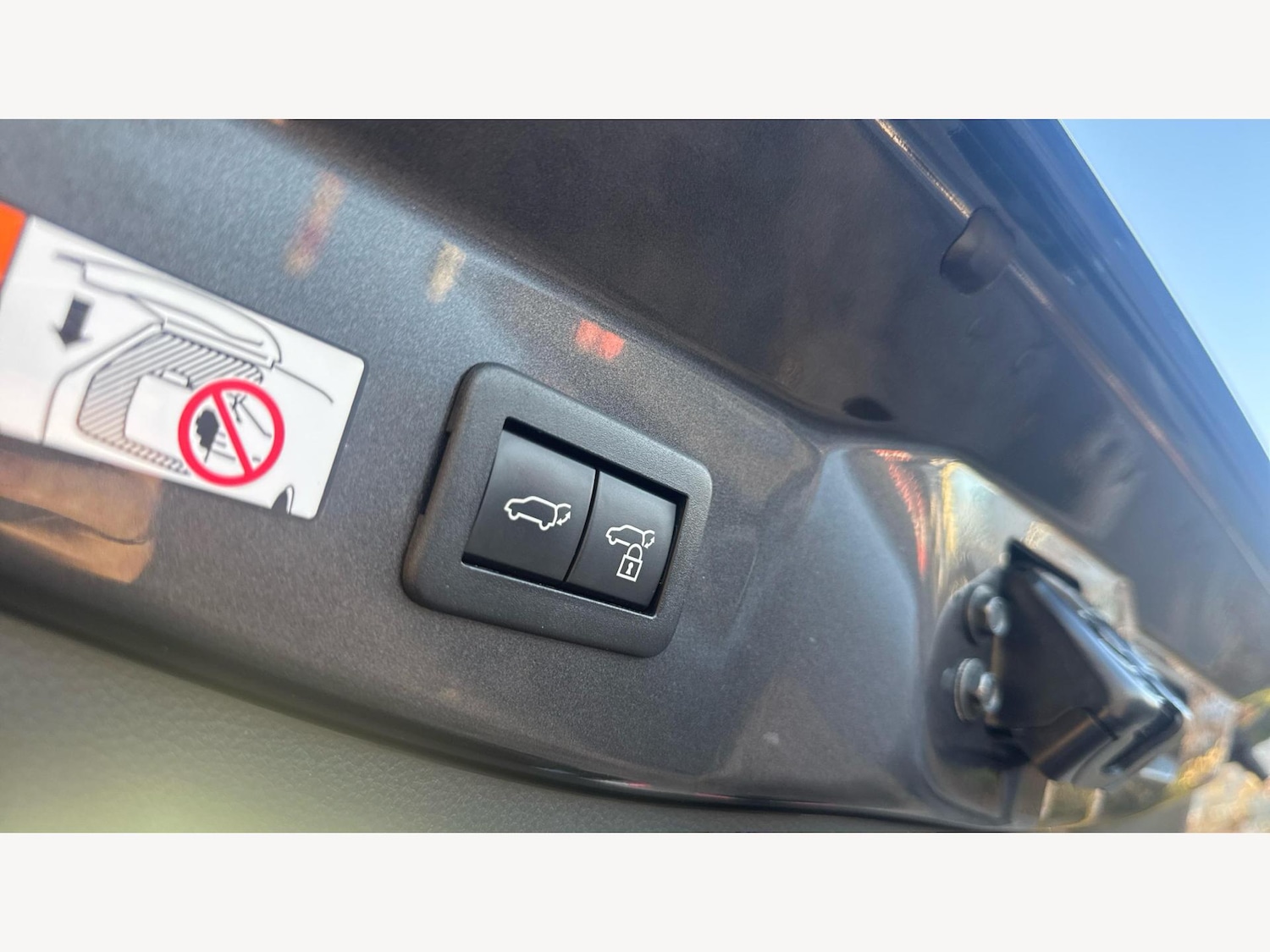 Used Toyota C-HR 2025 for sale - 76865262: Photo 32