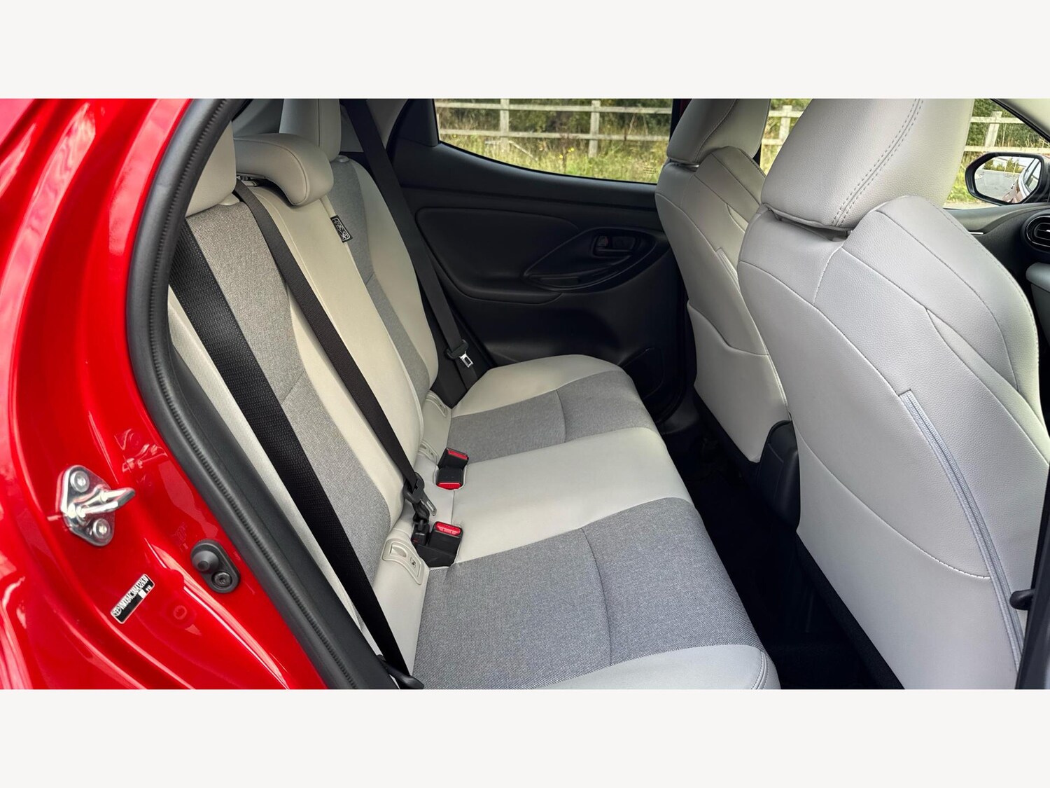 Used Toyota Yaris for sale - 76634267: Photo 14