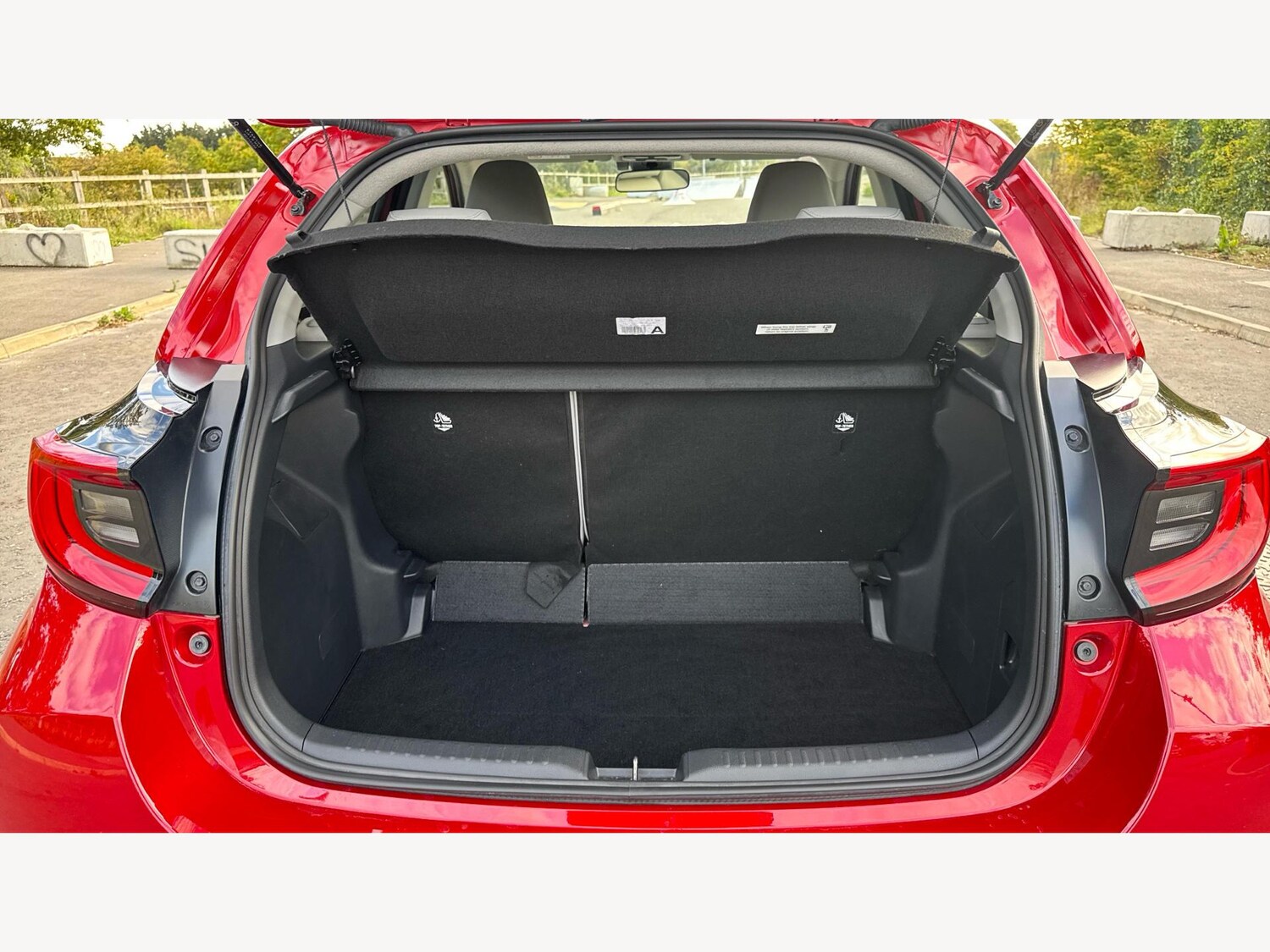 Used Toyota Yaris for sale - 76634267: Photo 16