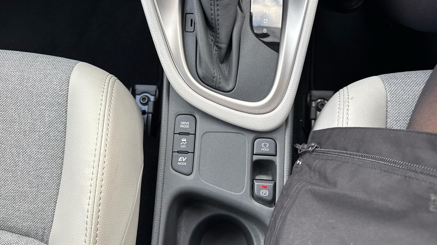 Used Toyota Yaris for sale - 76634267: Photo 38