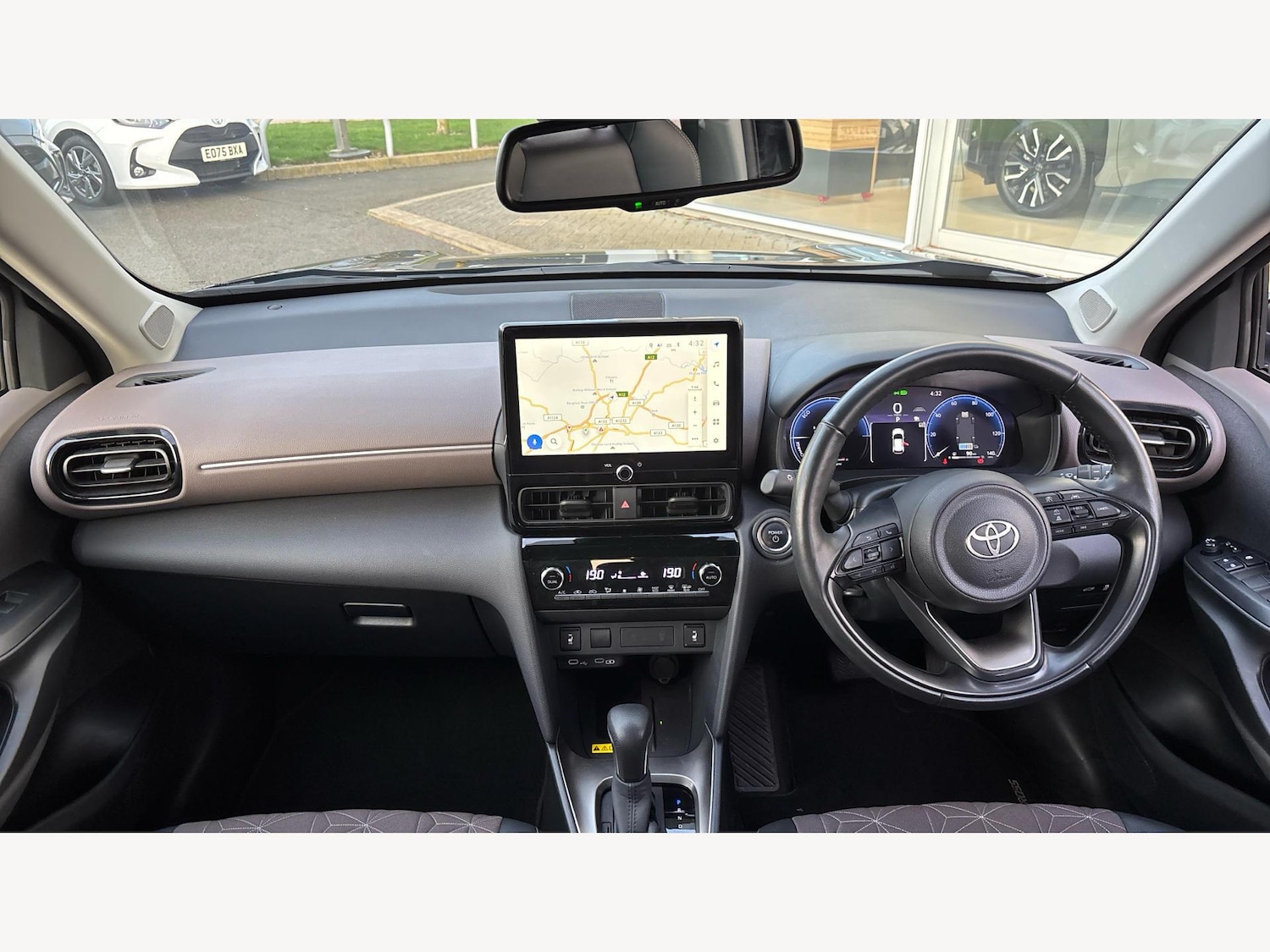 Used Toyota Yaris Cross 2024 for sale - 77559156: Photo 7