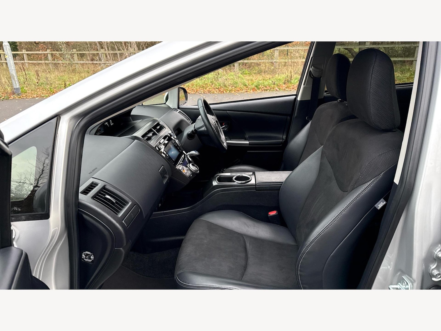 Used Toyota Prius+ 2019 for sale - 77143845: Photo 12