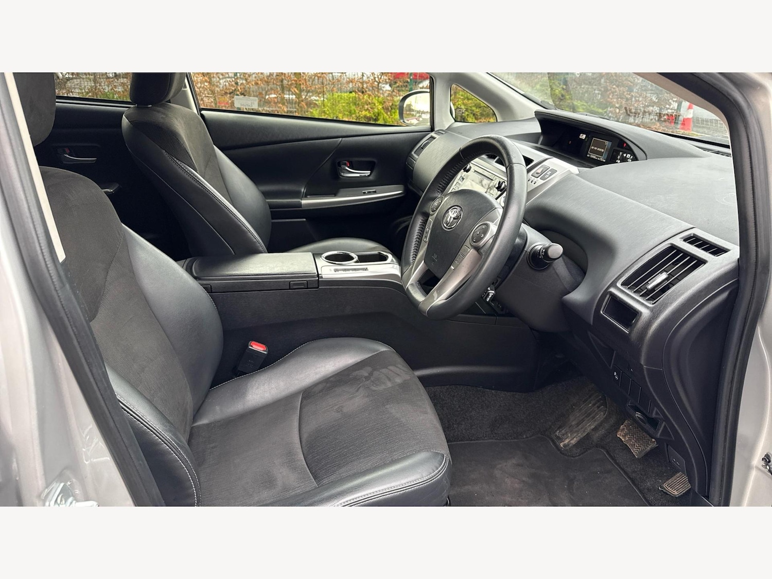 Used Toyota Prius+ 2019 for sale - 77143845: Photo 13