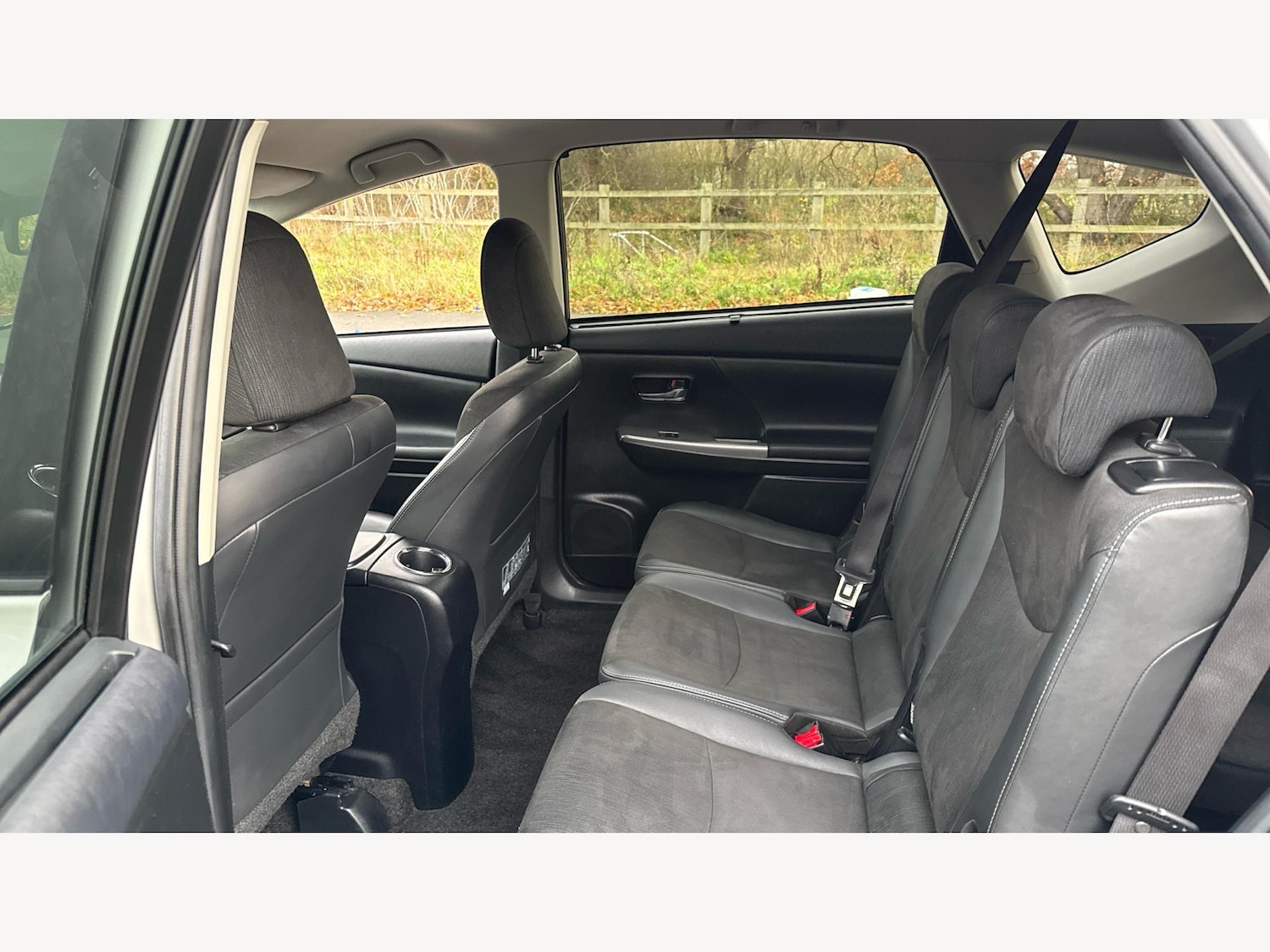 Used Toyota Prius+ 2019 for sale - 77143845: Photo 15