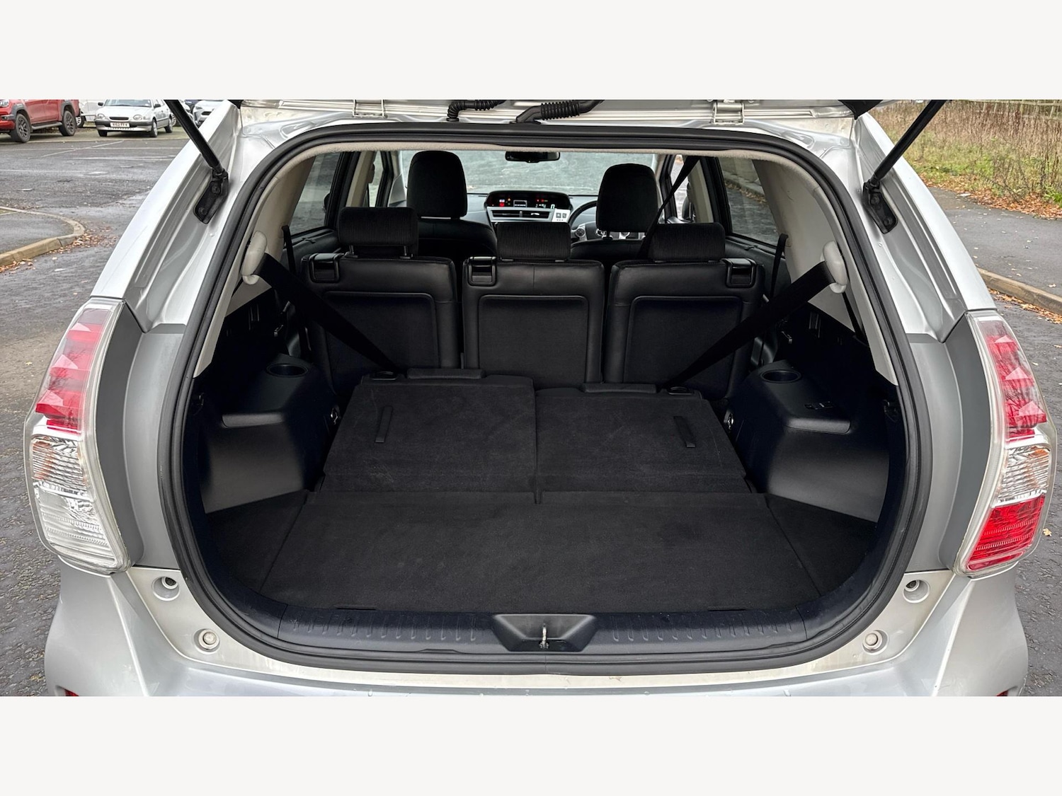 Used Toyota Prius+ 2019 for sale - 77143845: Photo 16