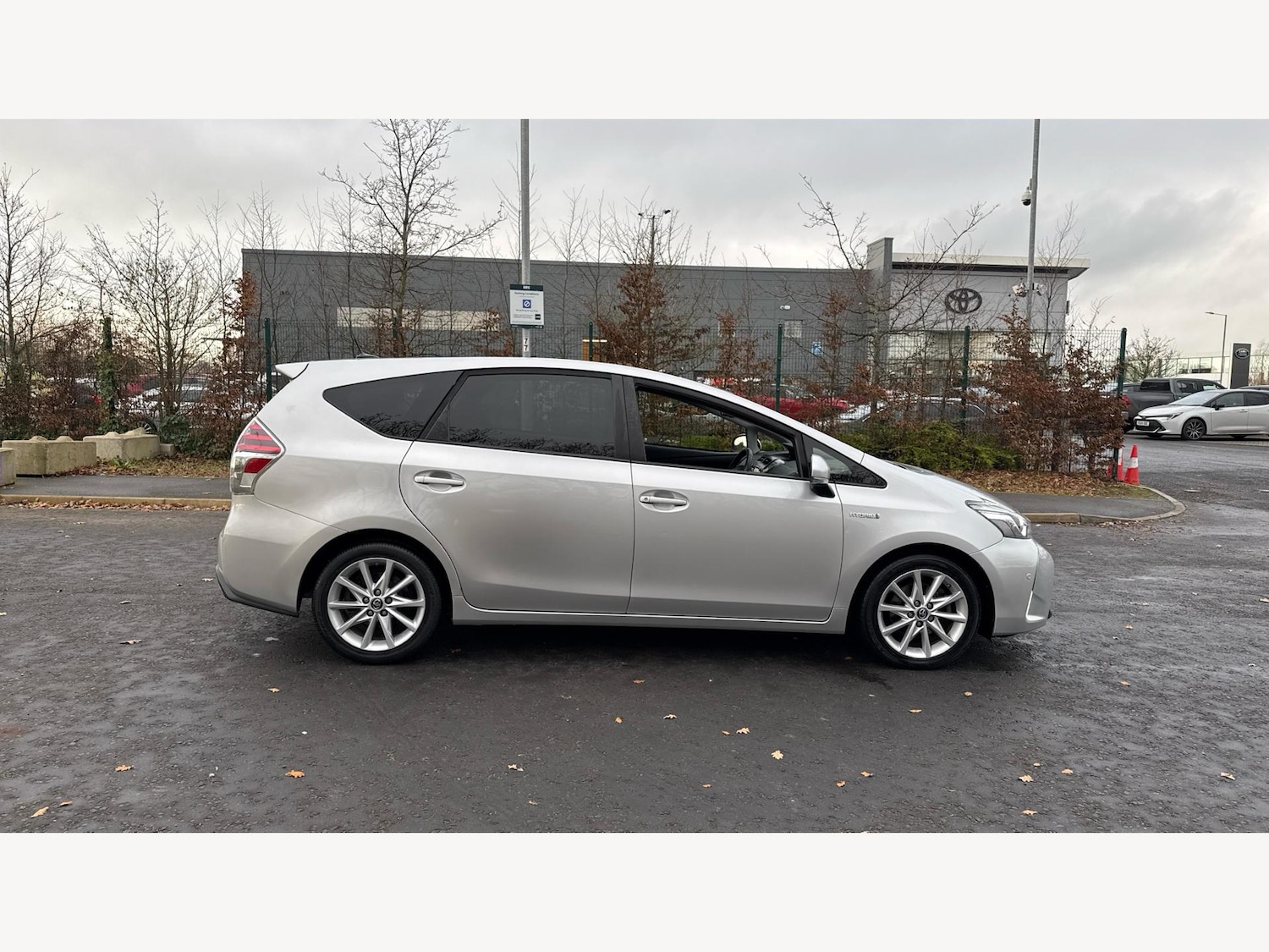 Used Toyota Prius+ 2019 for sale - 77143845: Photo 18