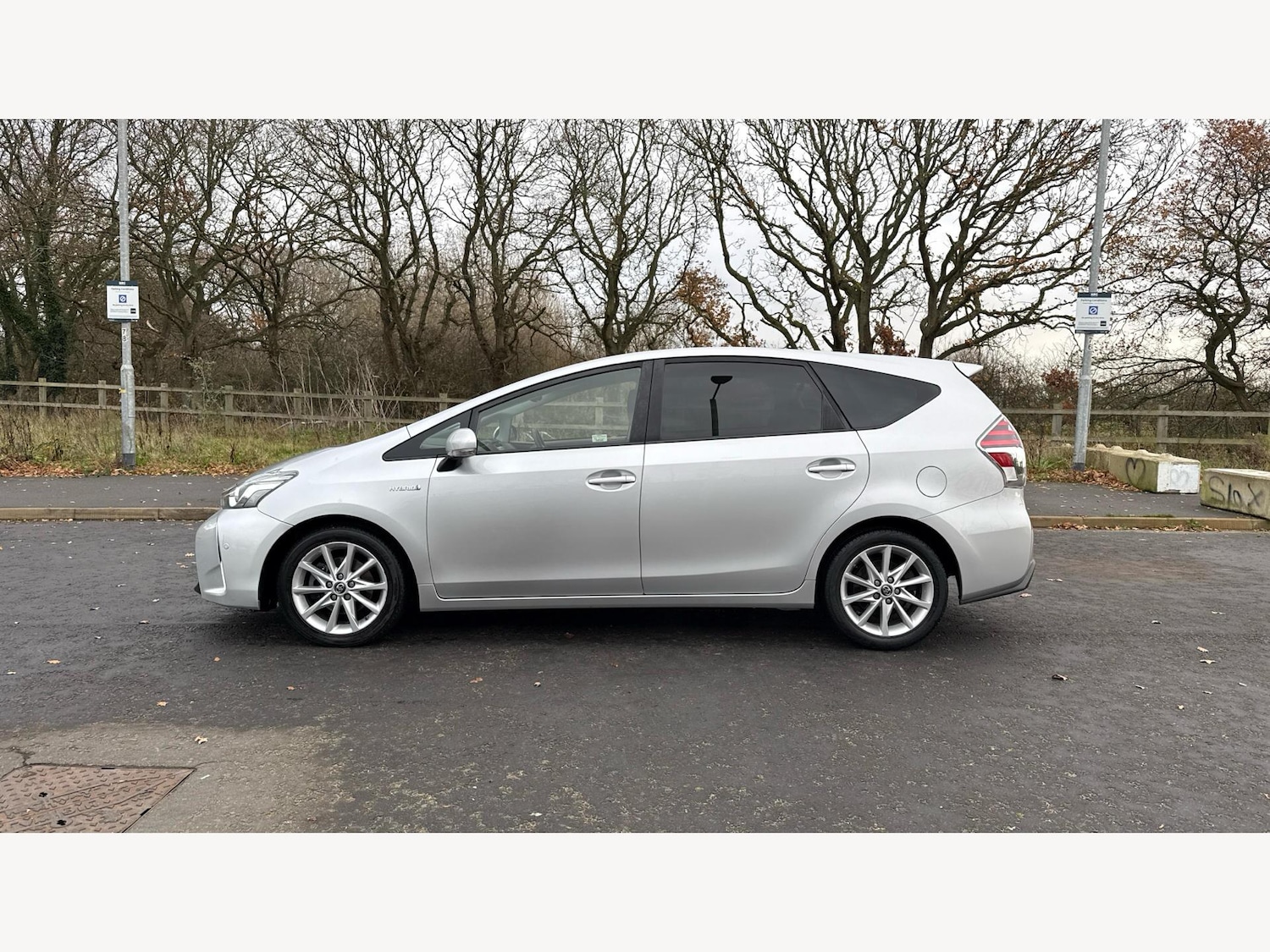 Used Toyota Prius+ 2019 for sale - 77143845: Photo 19