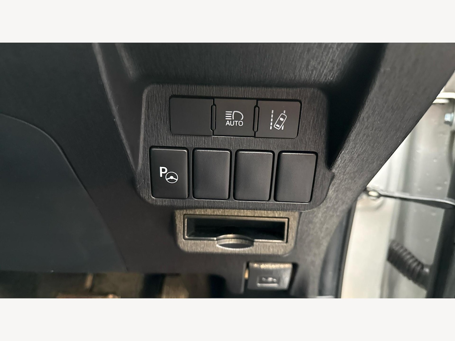 Used Toyota Prius+ 2019 for sale - 77143845: Photo 27