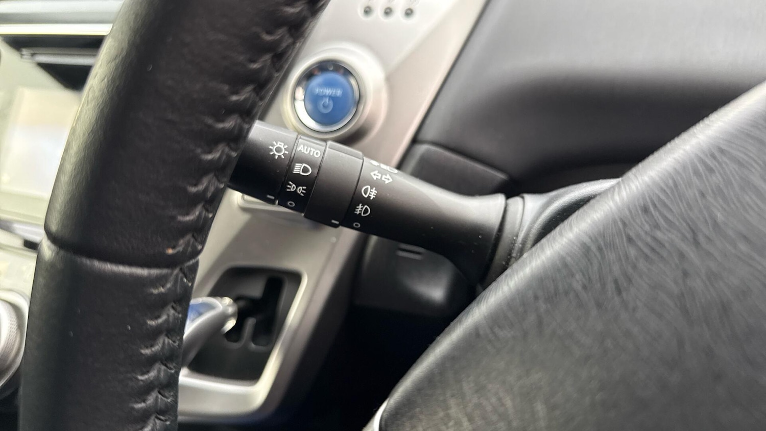 Used Toyota Prius+ 2019 for sale - 77143845: Photo 37