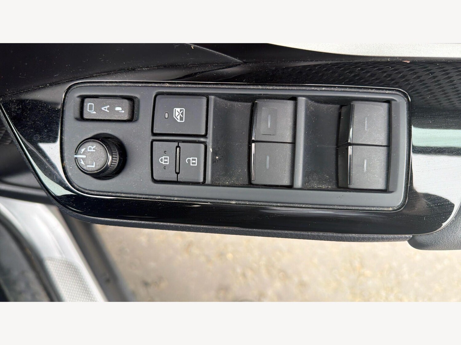 Used Toyota C-HR for sale - 77784522: Photo 29