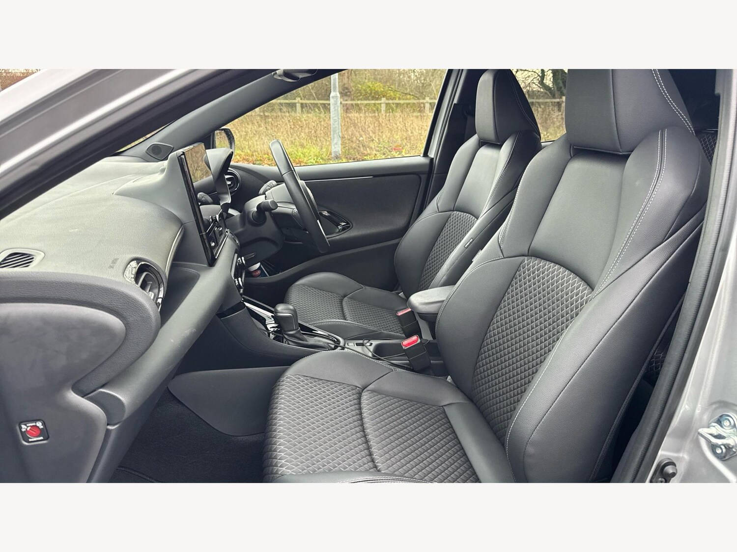 Used Toyota Yaris for sale - 77455655: Photo 12