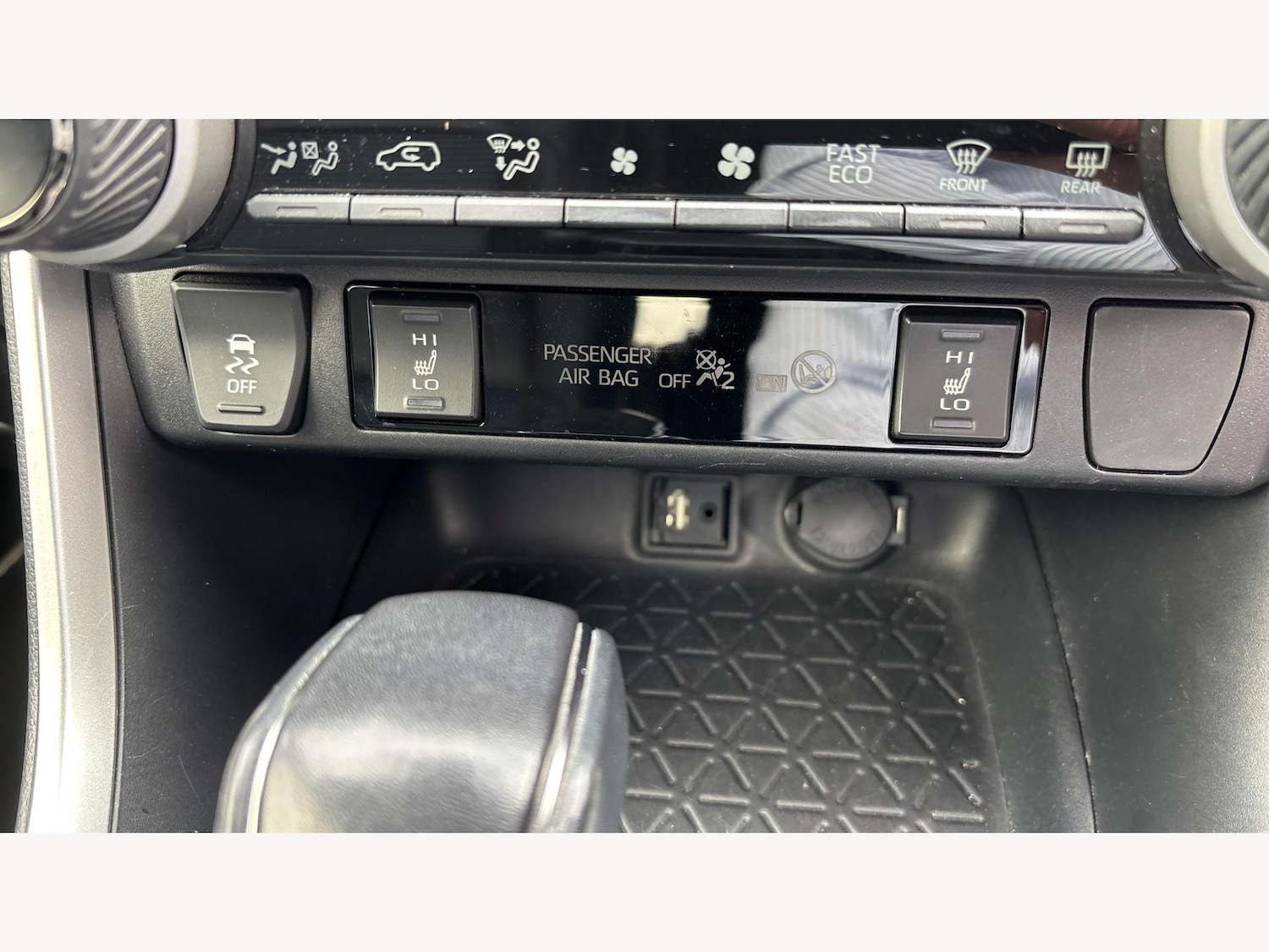 Used Toyota RAV4 2019 for sale - 76307713: Photo 34