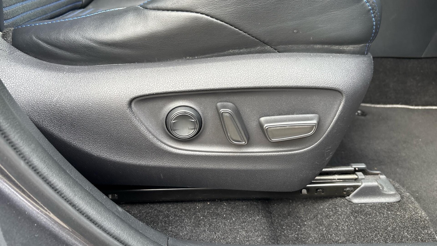 Used Toyota RAV4 2019 for sale - 76307713: Photo 39