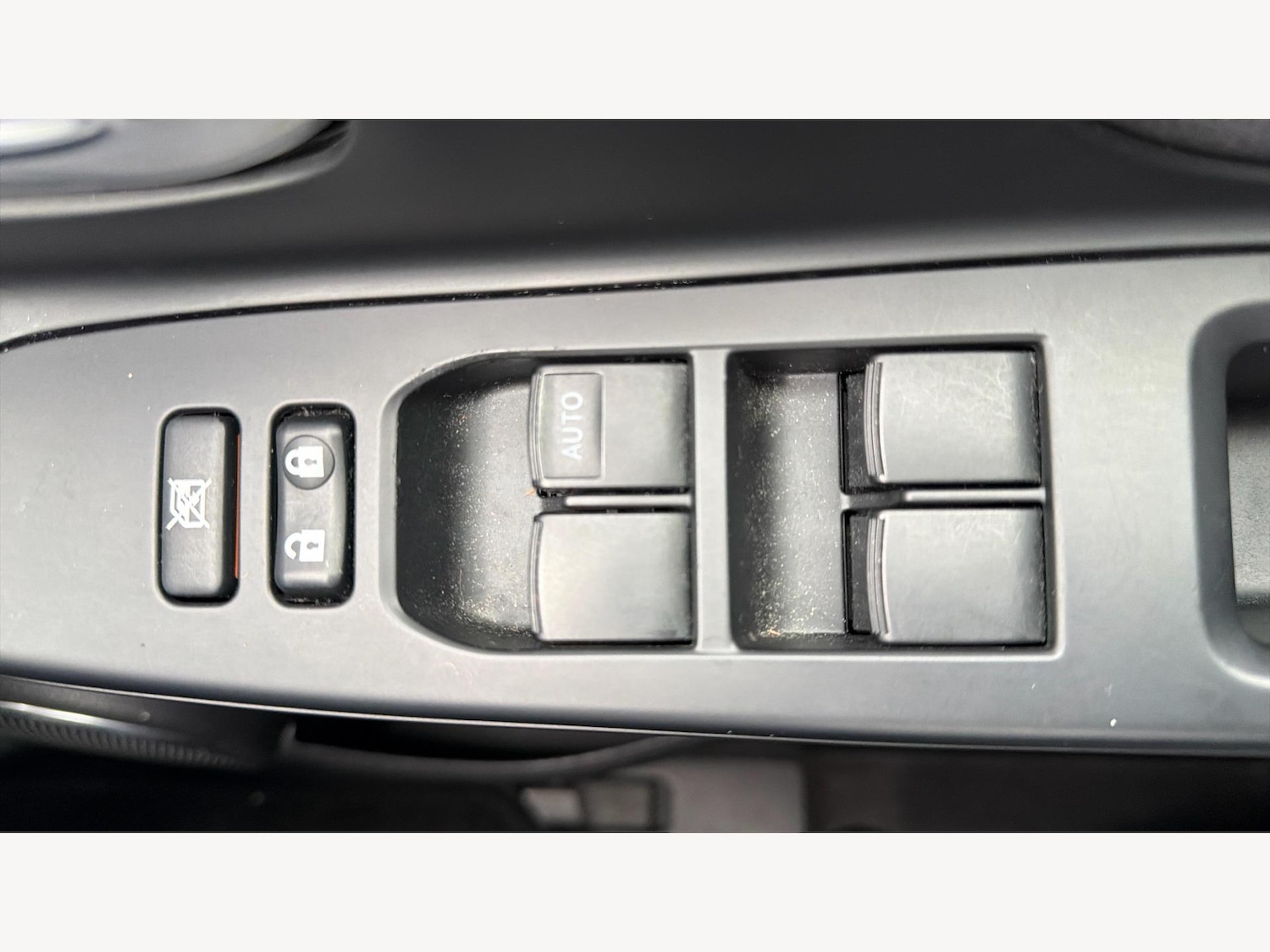 Used Toyota Yaris 2019 for sale - 77410986: Photo 24