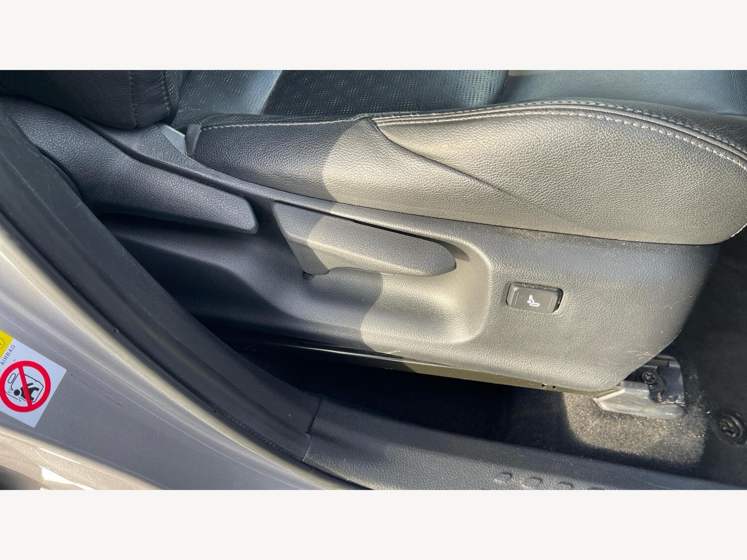 Used Toyota C-HR 2019 for sale - 77497378: Photo 31