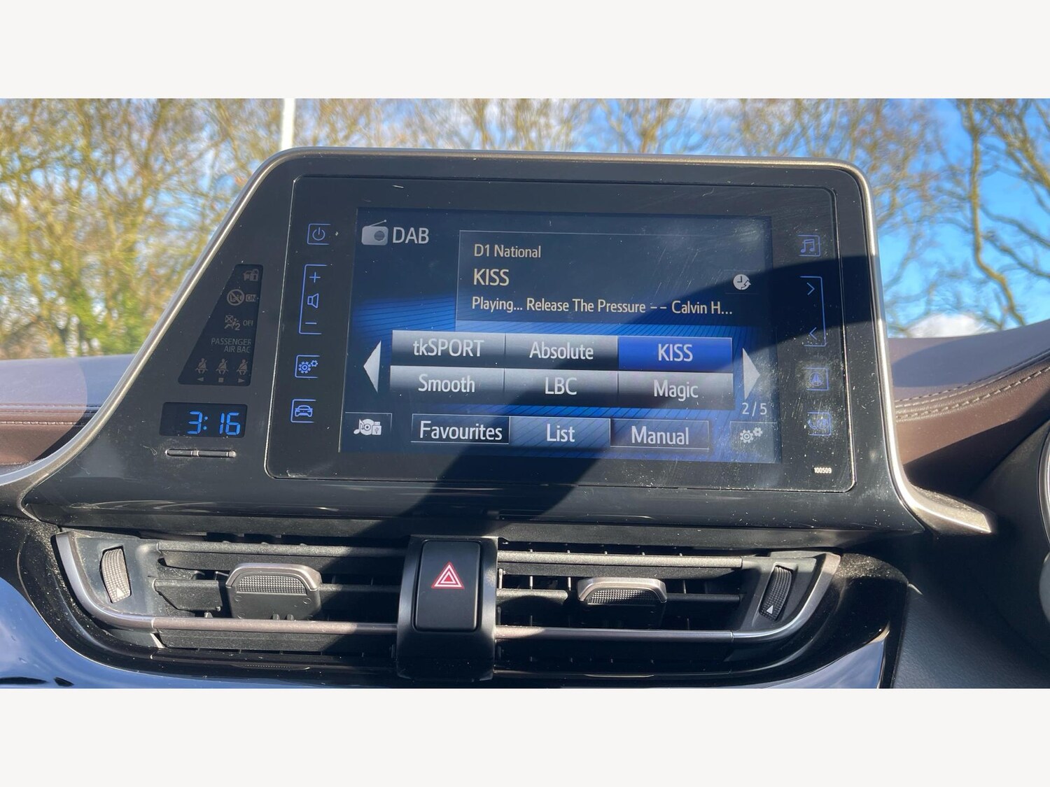 Used Toyota C-HR 2019 for sale - 77497378: Photo 9