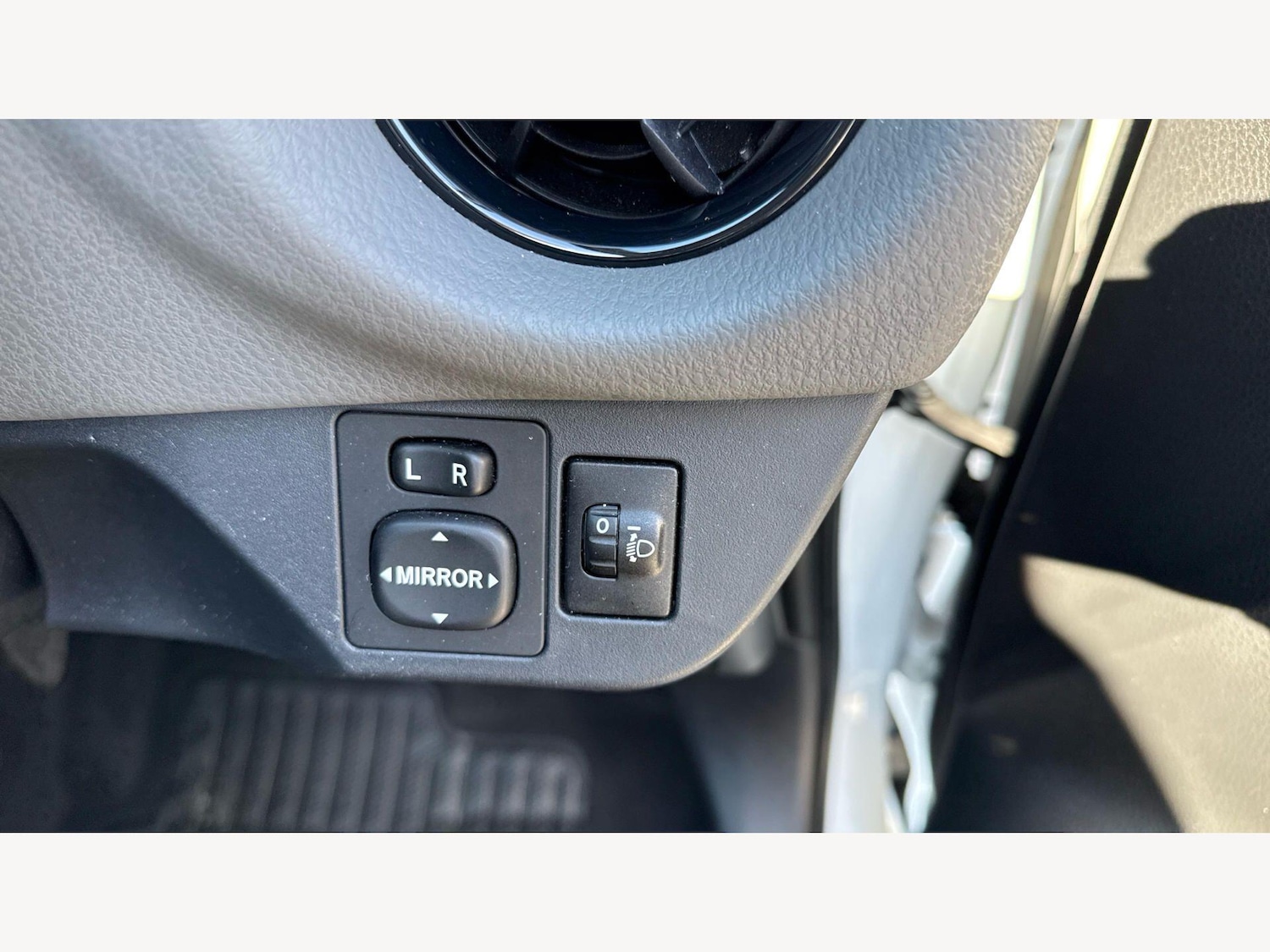 Used Toyota Yaris 2020 for sale - 78047992: Photo 24