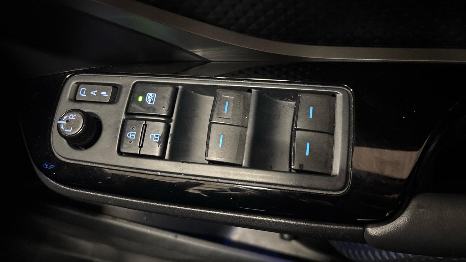 Used Toyota C-HR for sale - 77598442: Photo 34