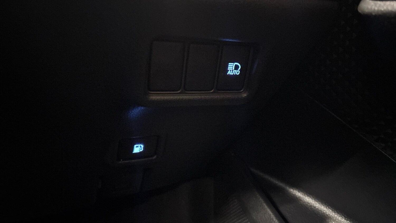 Used Toyota C-HR for sale - 77598442: Photo 35