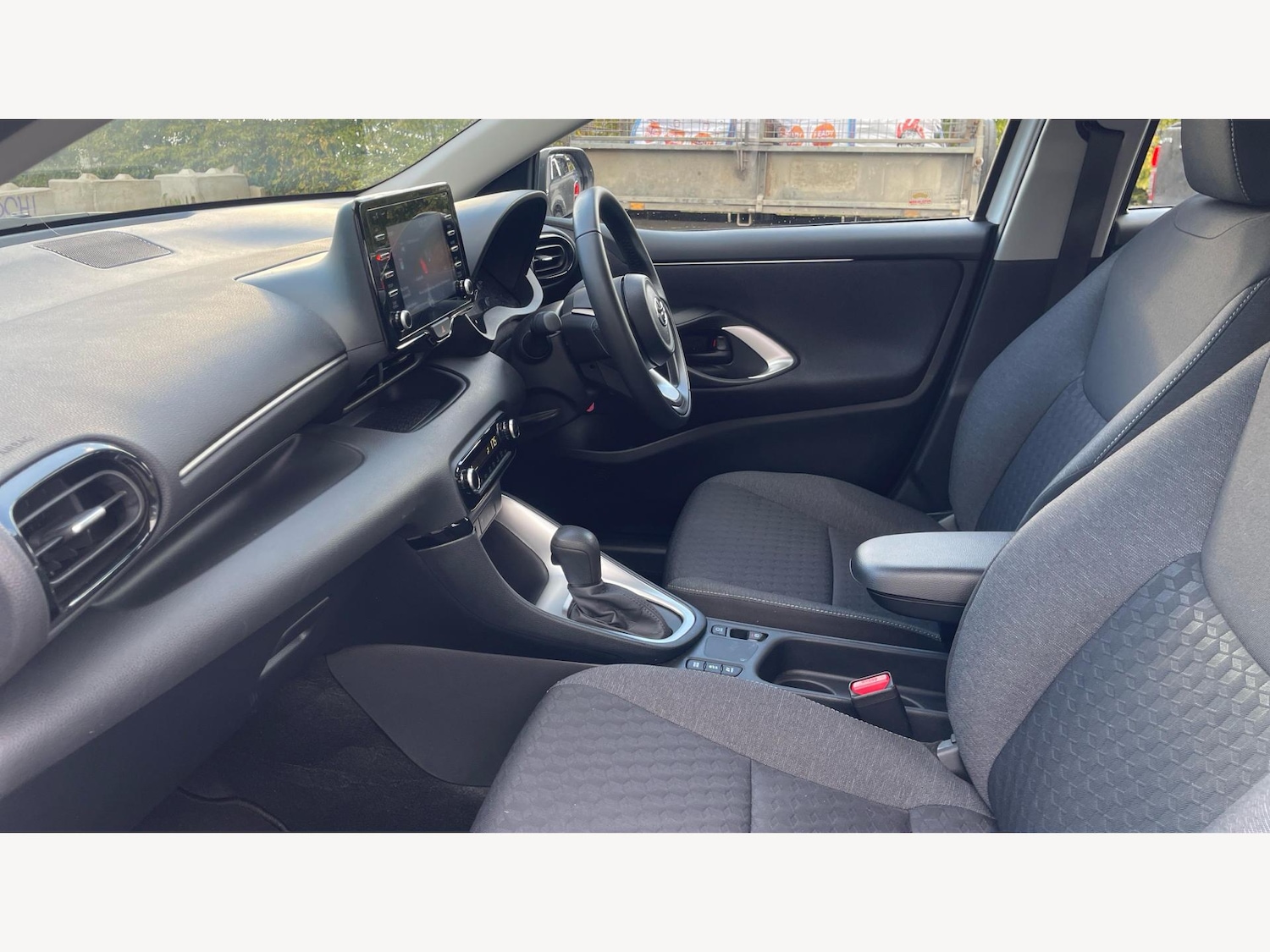 Used Toyota Yaris 2023 for sale - 76360493: Photo 12
