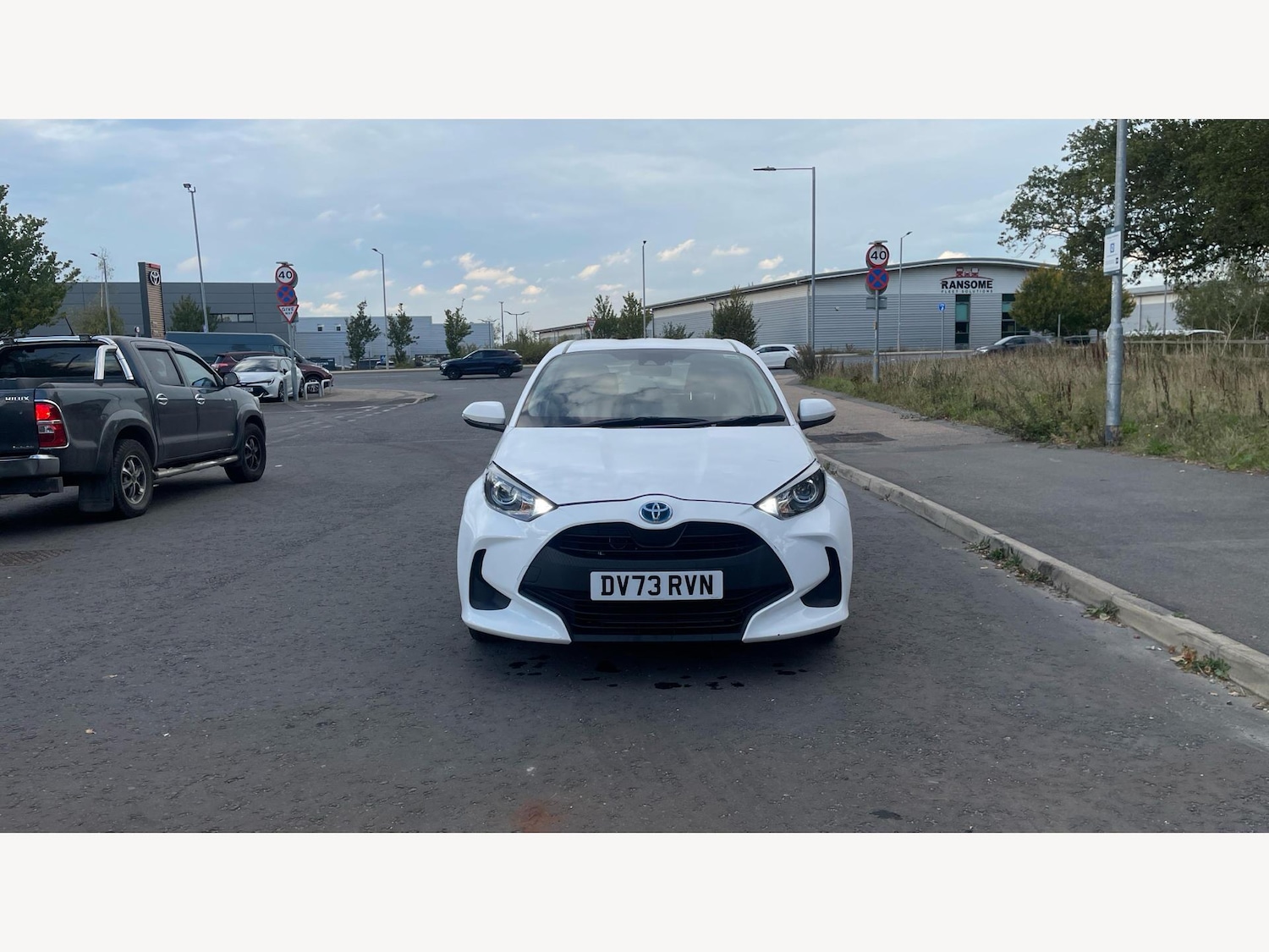 Used Toyota Yaris 2023 for sale - 76360493: Photo 17