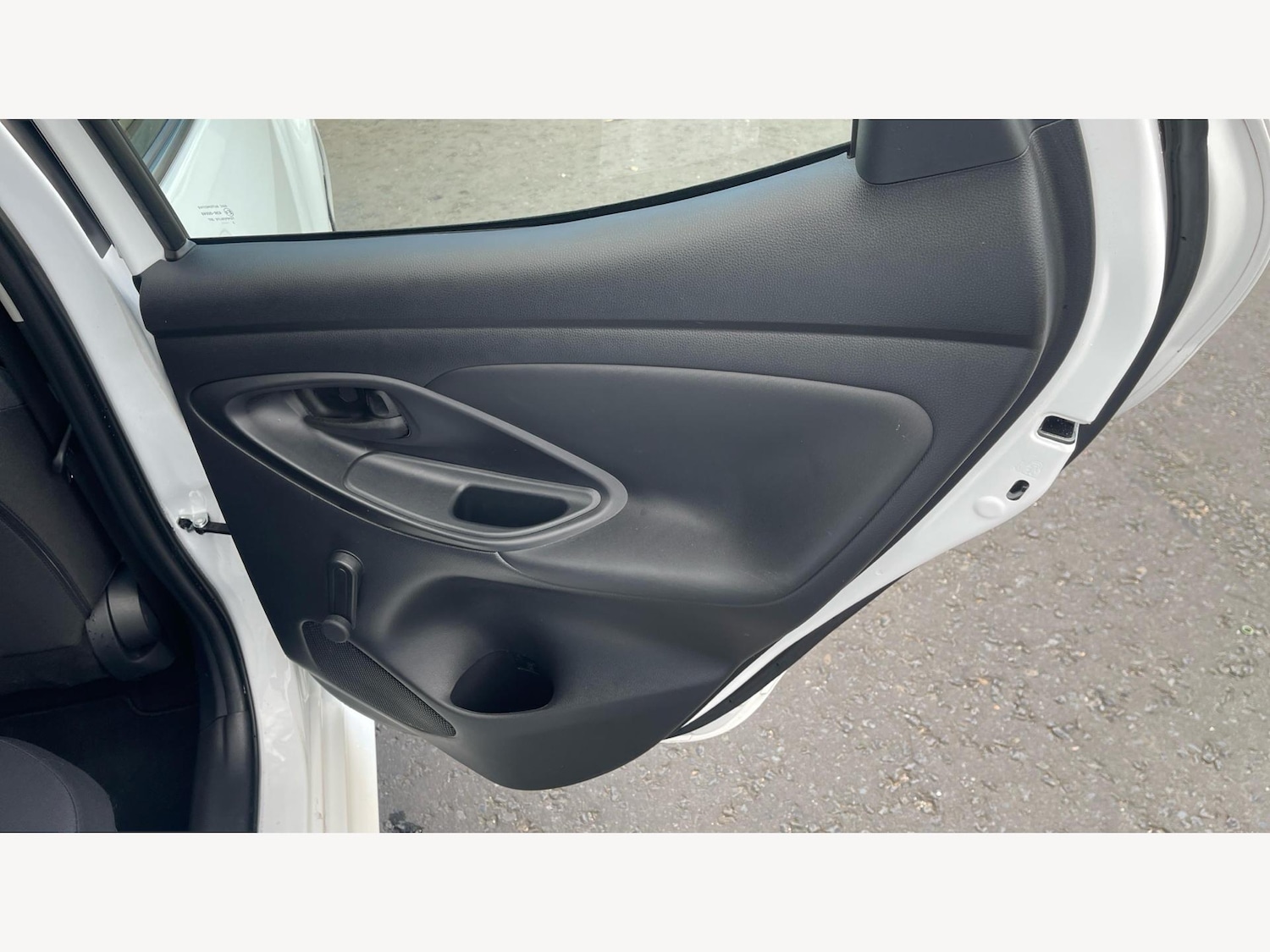 Used Toyota Yaris 2023 for sale - 76360493: Photo 31
