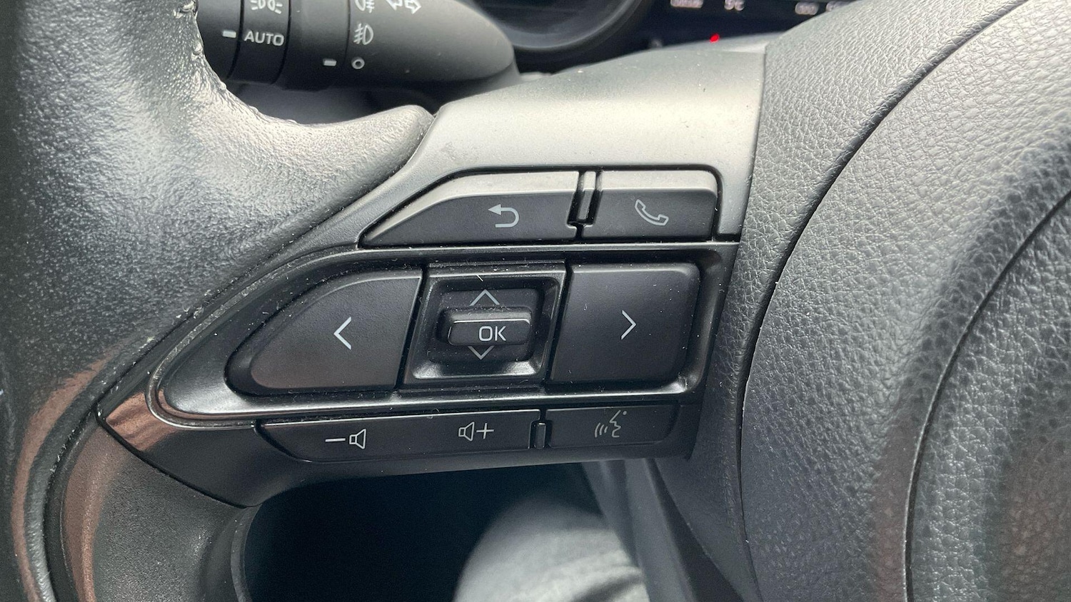 Used Toyota Yaris 2020 for sale - 77386281: Photo 31