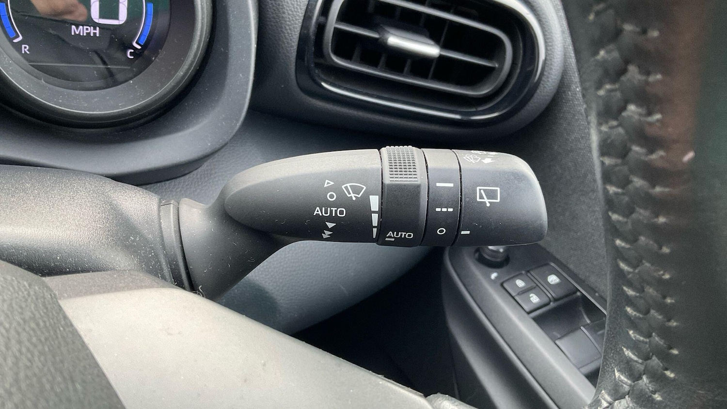 Used Toyota Yaris 2020 for sale - 77386281: Photo 33