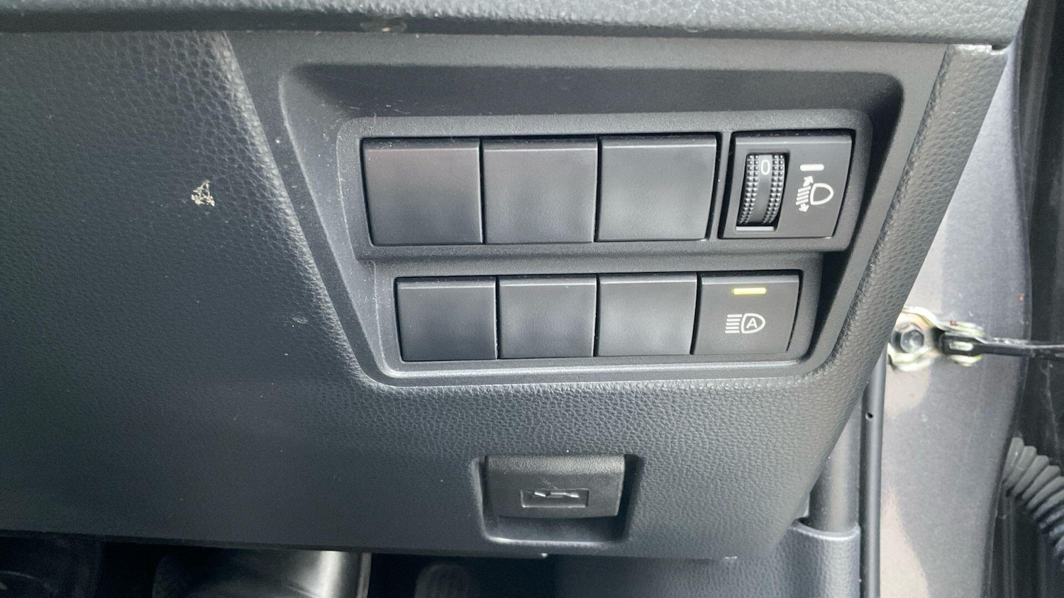 Used Toyota Yaris 2020 for sale - 77386281: Photo 35