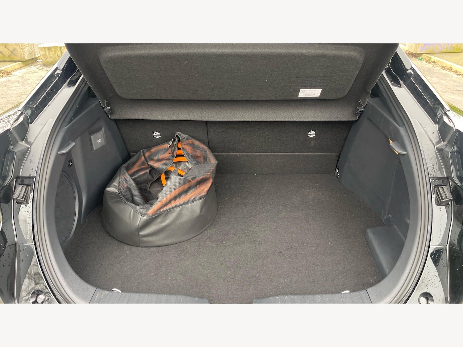 Used Toyota C-HR 2025 for sale - 77977885: Photo 16