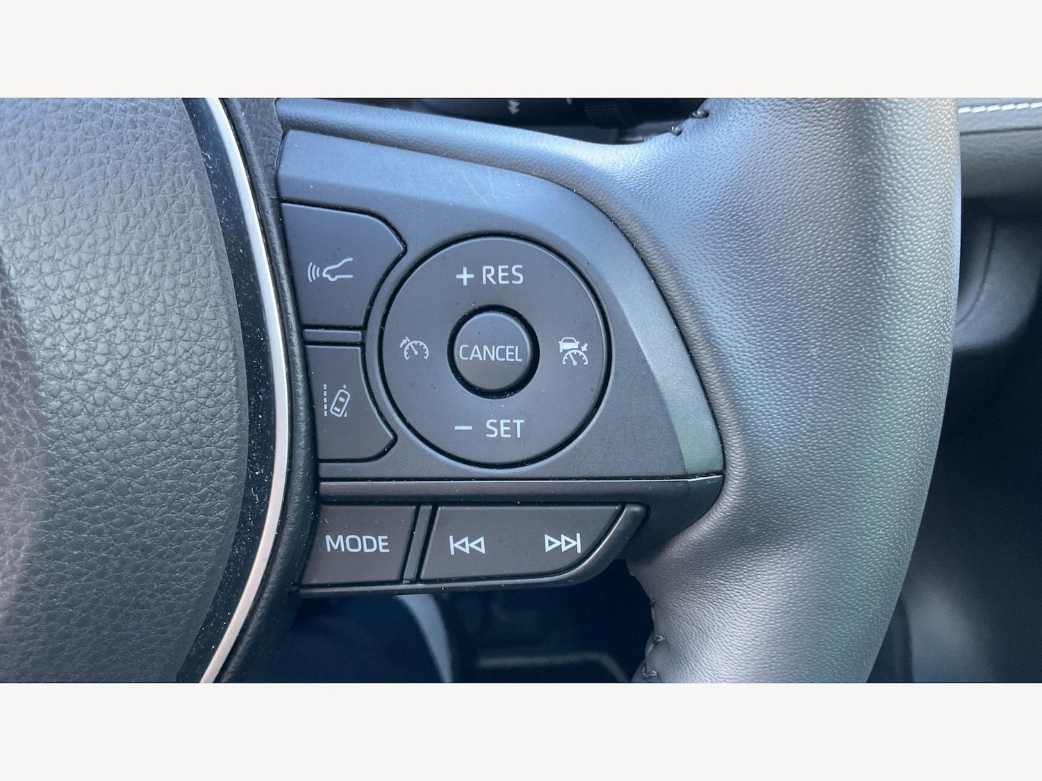 Used Toyota RAV4 2022 for sale - 76936545: Photo 32