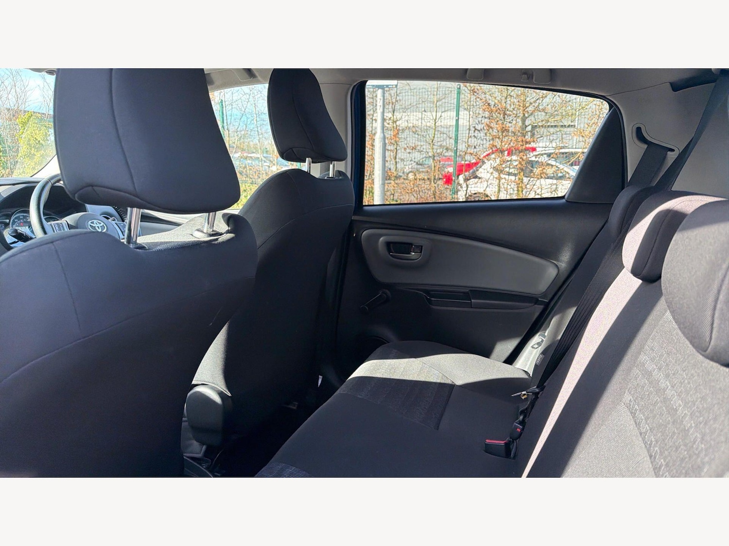 Used Toyota Yaris 2016 for sale - 77738085: Photo 15