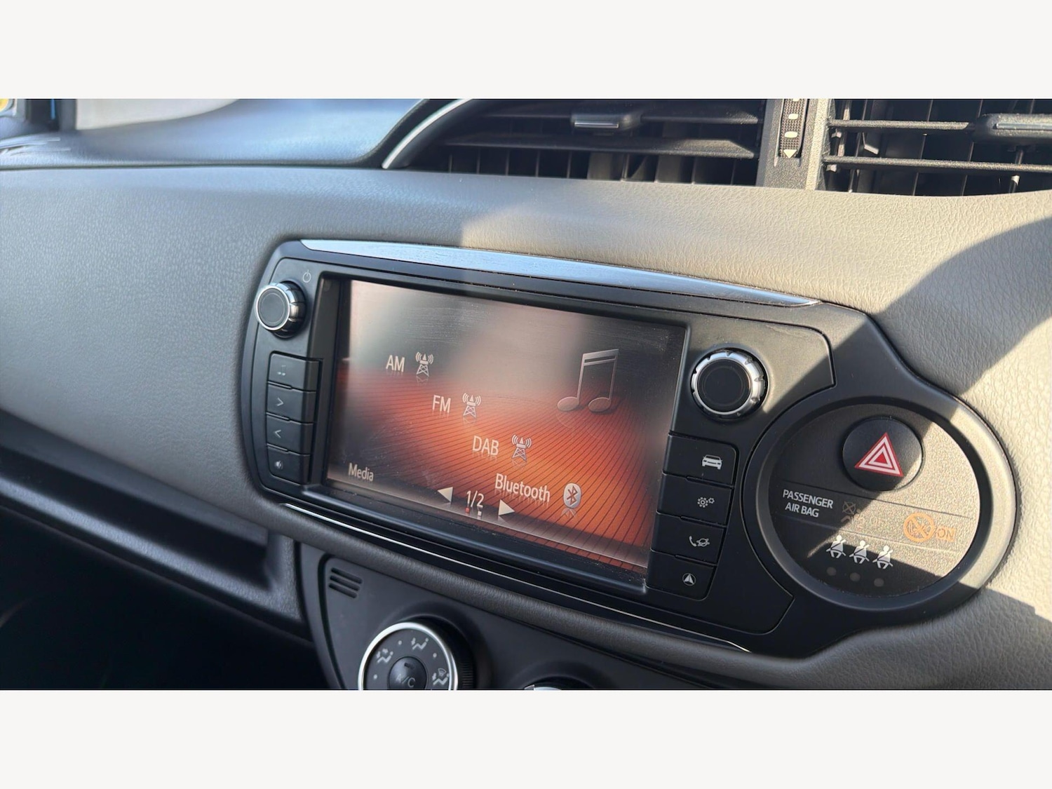 Used Toyota Yaris 2016 for sale - 77738085: Photo 22