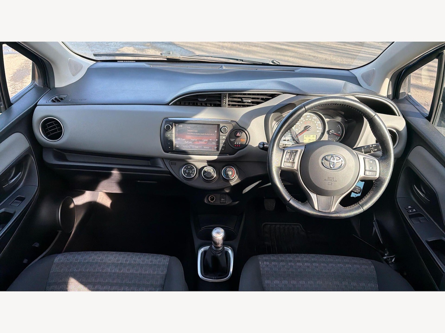 Used Toyota Yaris 2016 for sale - 77738085: Photo 24