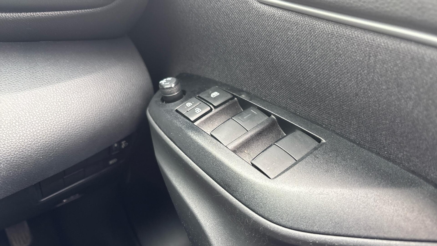 Used Toyota Yaris for sale - 77893144: Photo 32