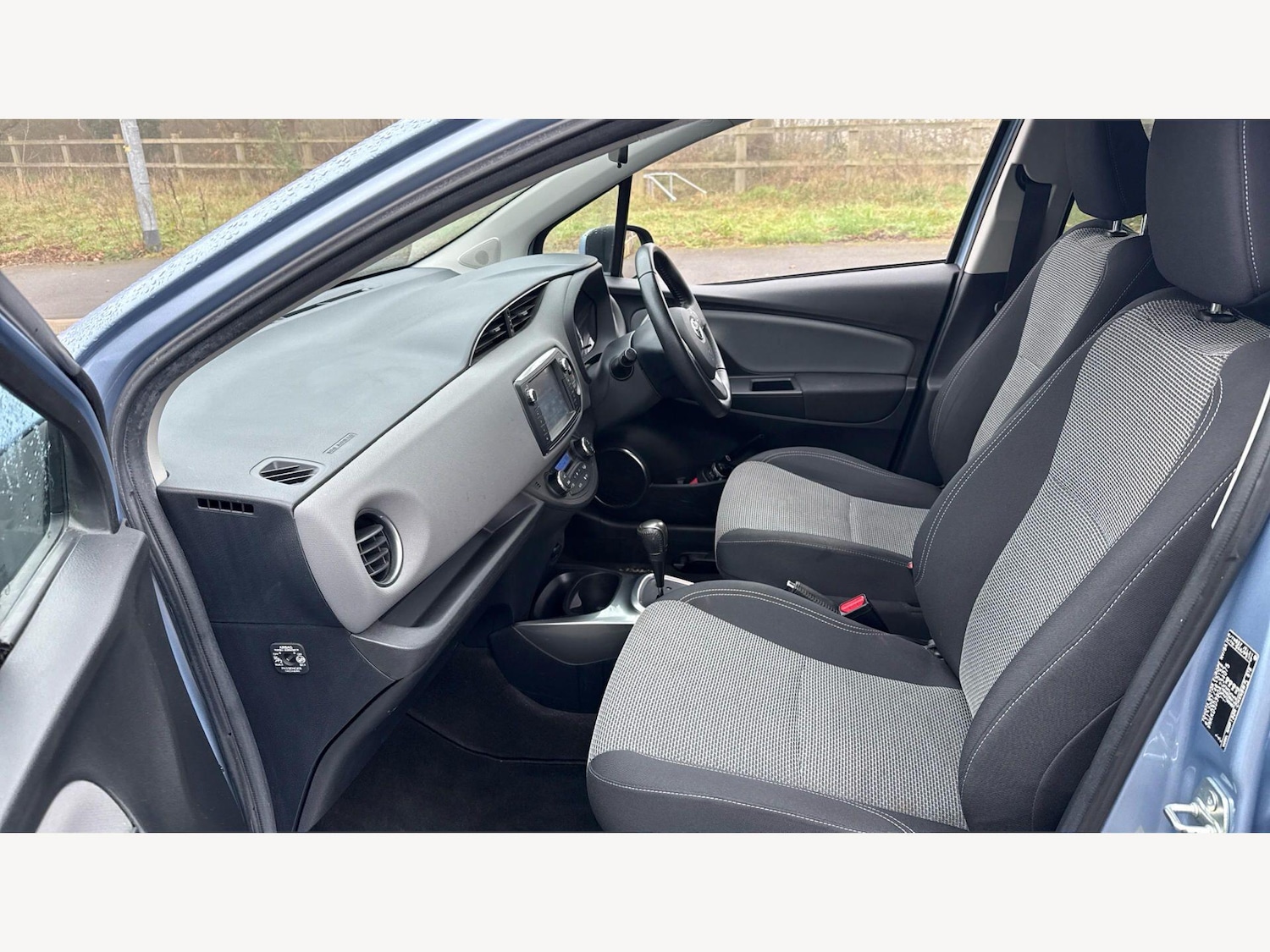 Used Toyota Yaris 2016 for sale - 78072972: Photo 12