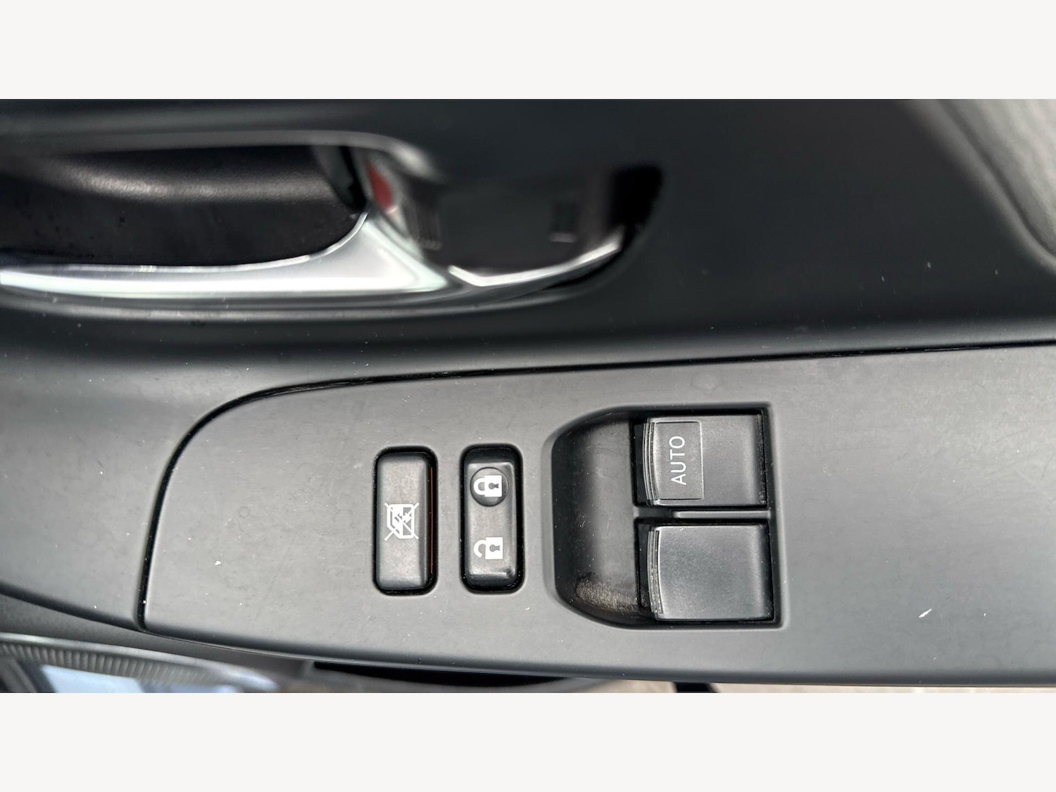 Used Toyota Yaris 2016 for sale - 78072972: Photo 23