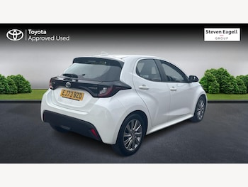 Used Toyota Yaris 2023 for sale - 76215108: Photo 2
