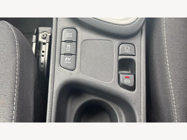 Used Toyota Yaris 2023 for sale - 76215108: Photo 30