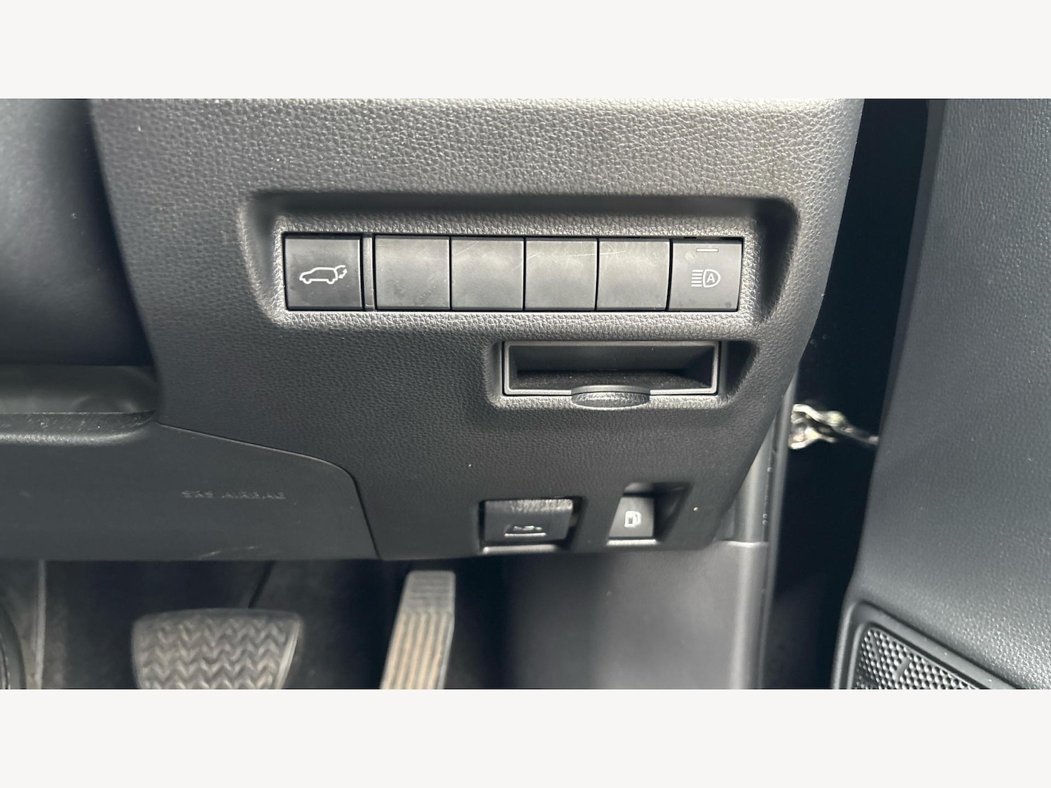 Used Toyota RAV4 2021 for sale - 76572651: Photo 32