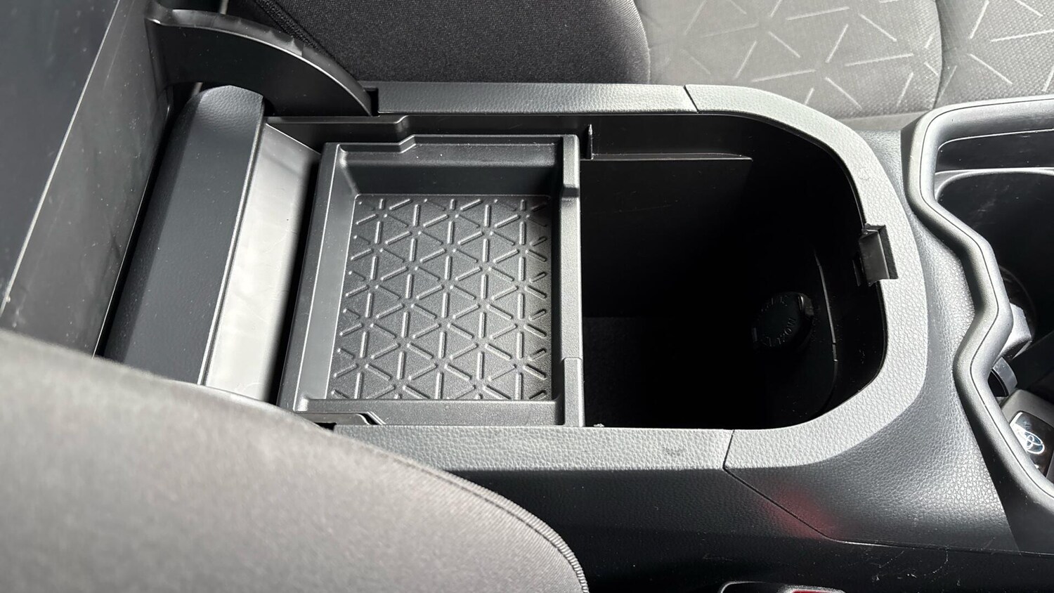 Used Toyota RAV4 2021 for sale - 76572651: Photo 35