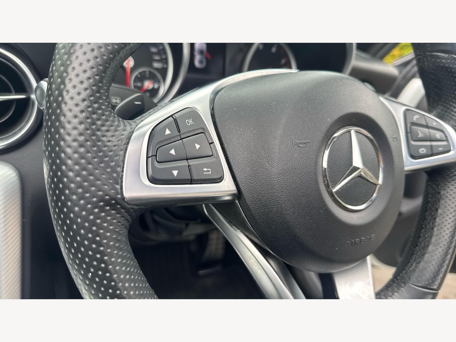 Used Mercedes-Benz SLC 2017 for sale - 76138271: Photo 25