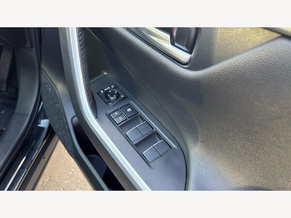 Used Toyota RAV4 2019 for sale - 76158538: Photo 32