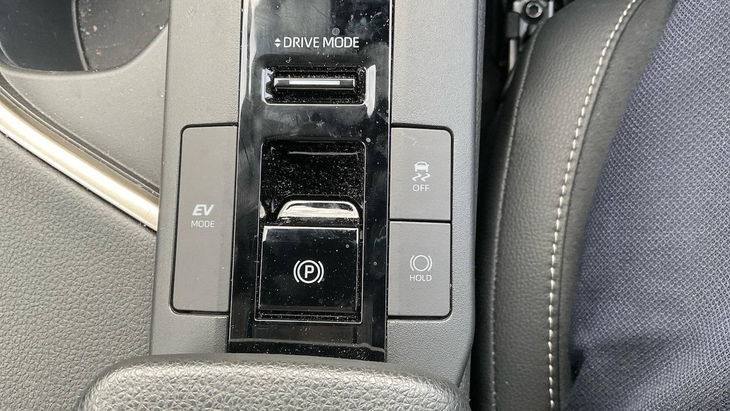 Used Toyota C-HR 2025 for sale - 76512596: Photo 33