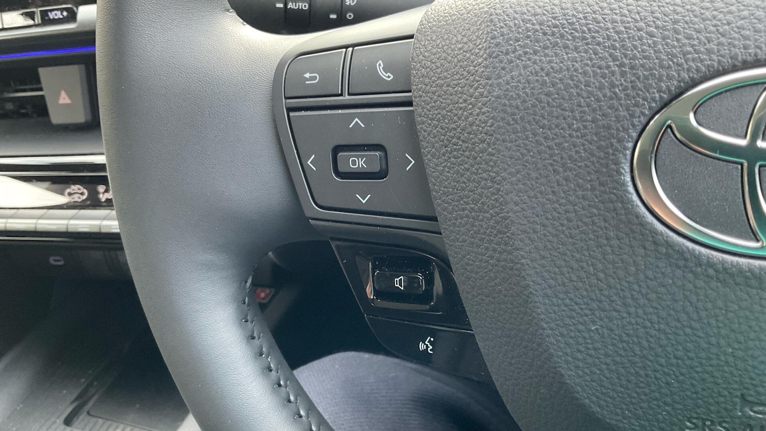 Used Toyota C-HR 2025 for sale - 76512596: Photo 34