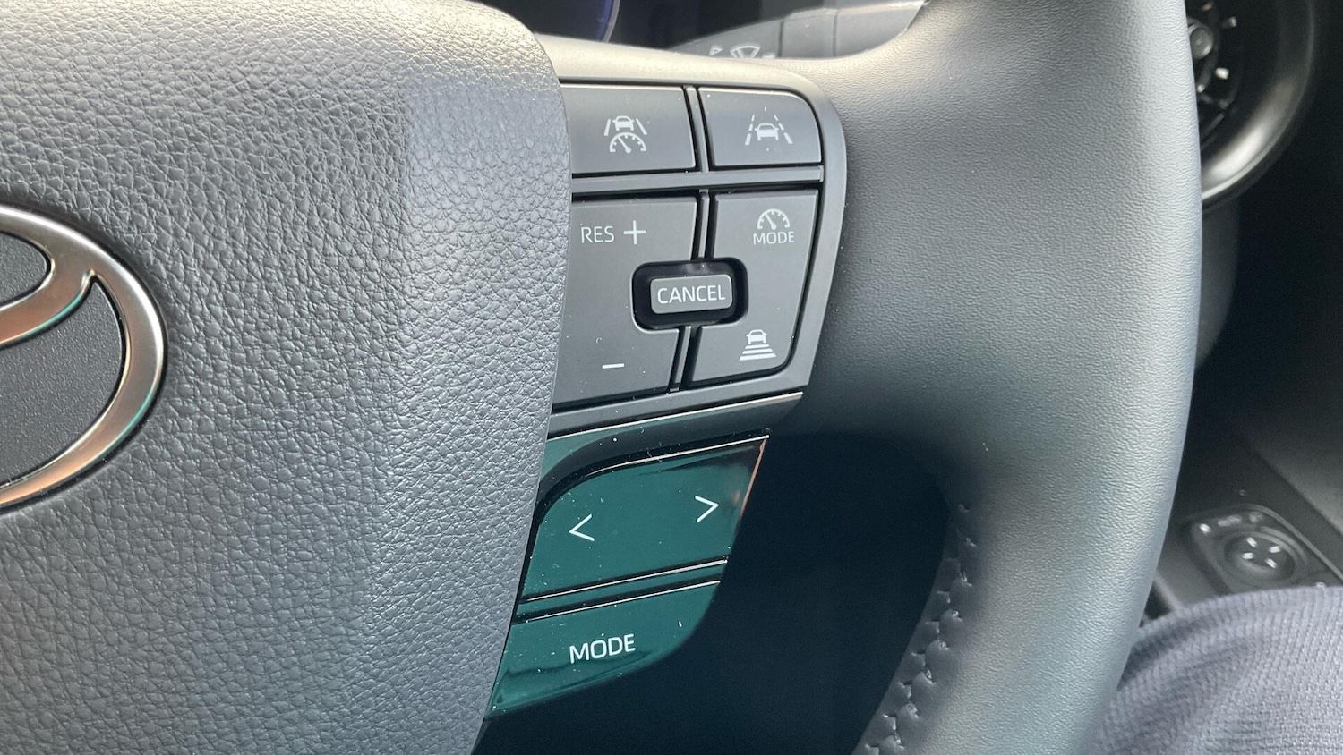 Used Toyota C-HR 2025 for sale - 76512596: Photo 37