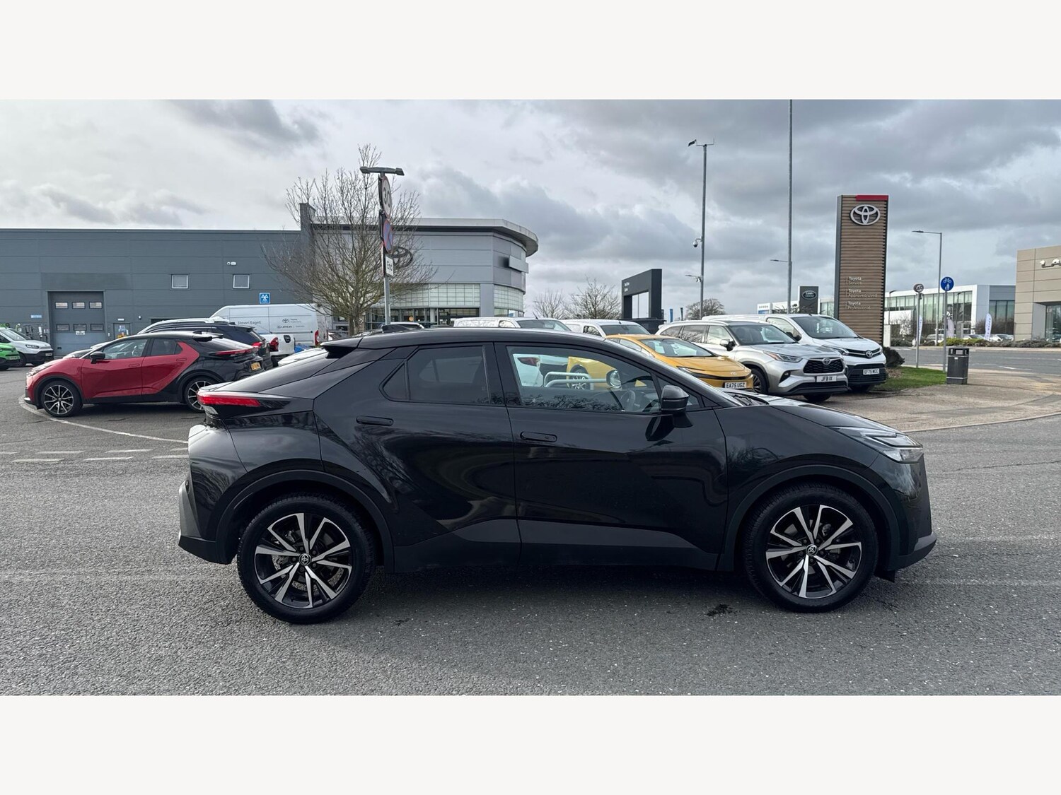 Used Toyota C-HR 2025 for sale - 77612736: Photo 18