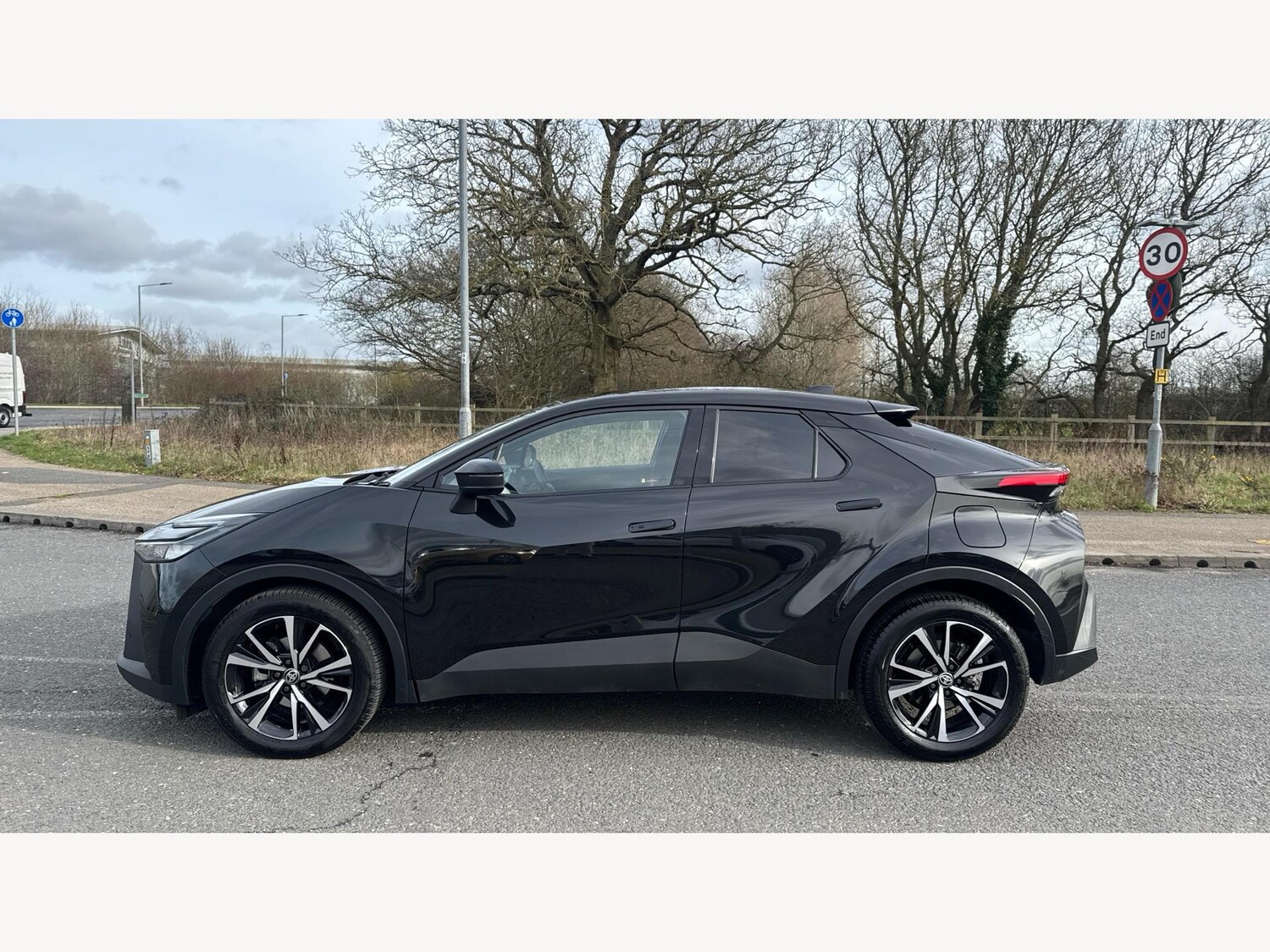 Used Toyota C-HR 2025 for sale - 77612736: Photo 19