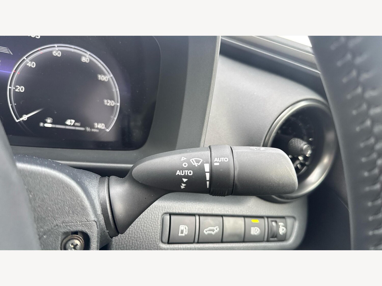 Used Toyota C-HR 2025 for sale - 77612736: Photo 30