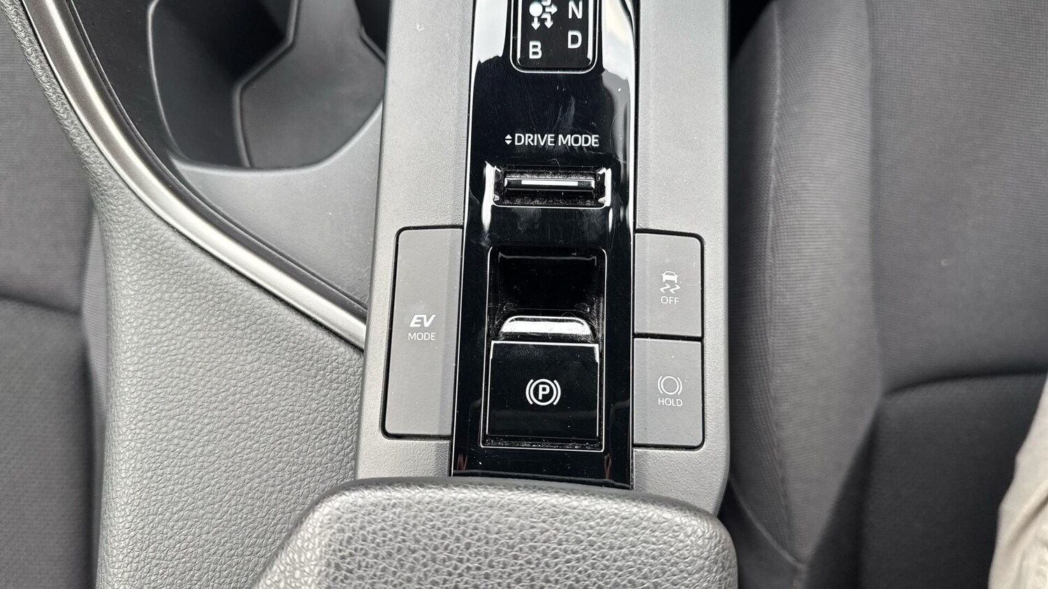 Used Toyota C-HR 2025 for sale - 77612736: Photo 33